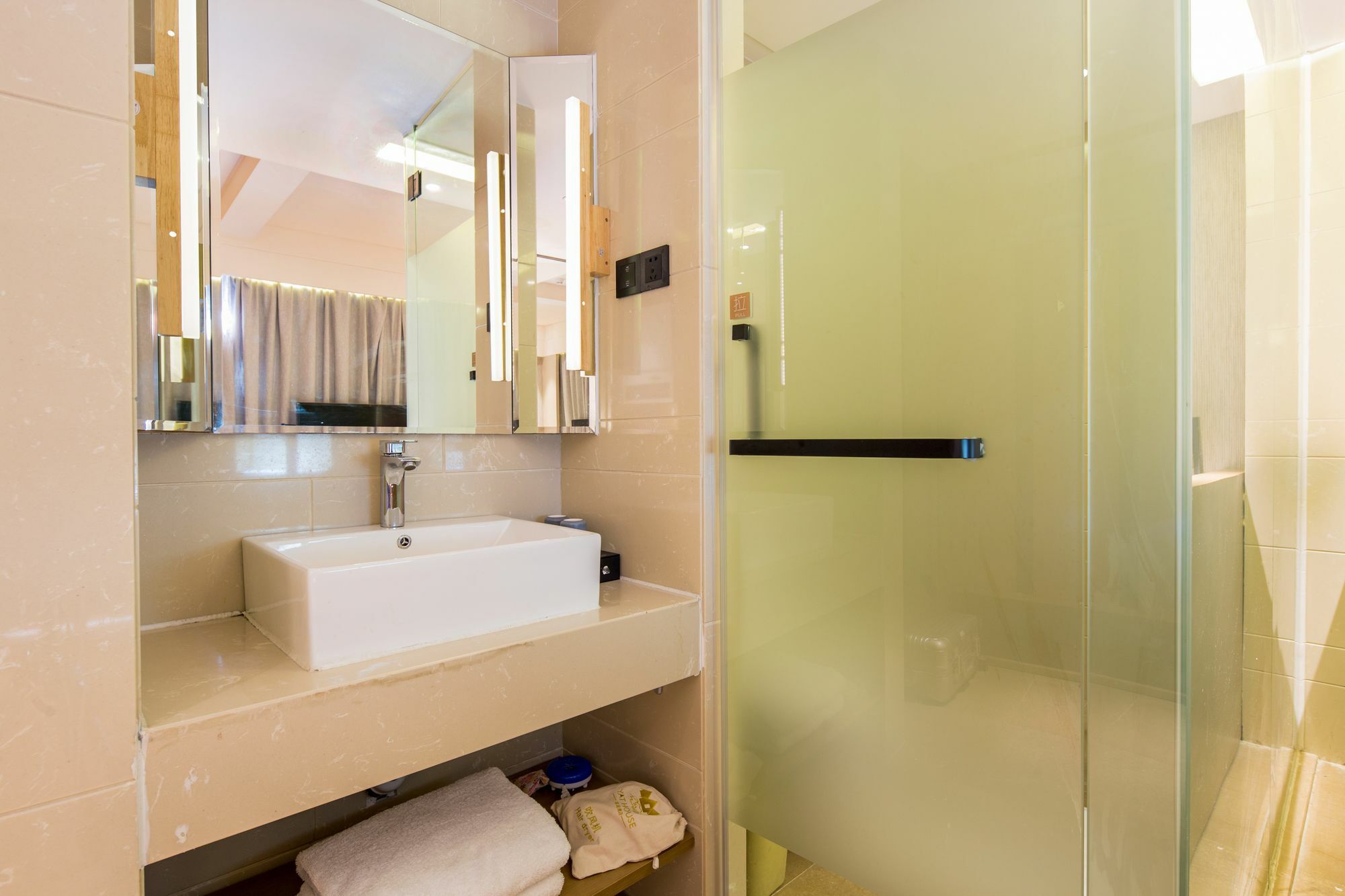 Yat House Hotel Гуанджоу Екстериор снимка